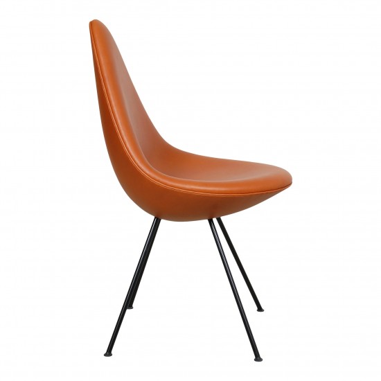 Buy Arne Jacobsen Drop chair black lacquered legs and